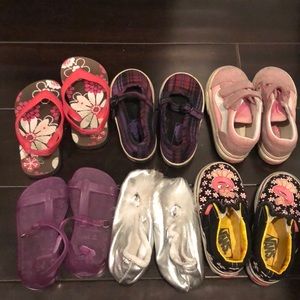 Girls Size 6 shoe bundle - Vans, Gap, Old Navy